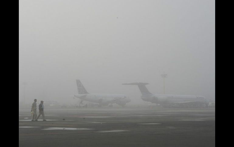 La neblina, de nueva cuenta, causa problemas en la terminal aérea de la Ciudad de México. EL INFORMADOR / ARCHIVO