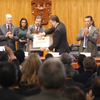 Reconocen a Juan Ramón de la Fuente con doctorado honoris causa