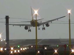 El avión que falla al aterrizar es un Airbus A320 con capacidad de hasta 220 personas. FACEBOOK / simon.james.520