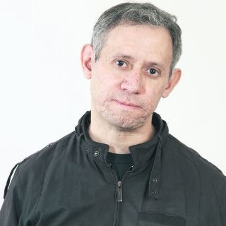 Una novela en busca del primer amor