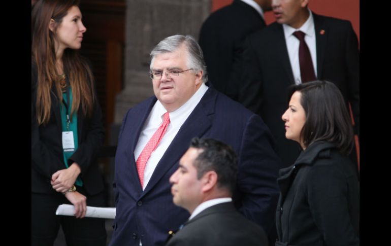 Agustín Carstens informa que también existen riesgos de que los inversionistas institucionales decidan retirar su capital. NTX / ARCHIVO