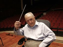 Herrera de la Fuente dirigiópor 70 años a la Sinfónica Nacional y las sinfónicas de Minería de Xalapa. SUN / ARCHIVO