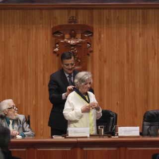 Reporteras han demostrado ser más honradas: Poniatowska