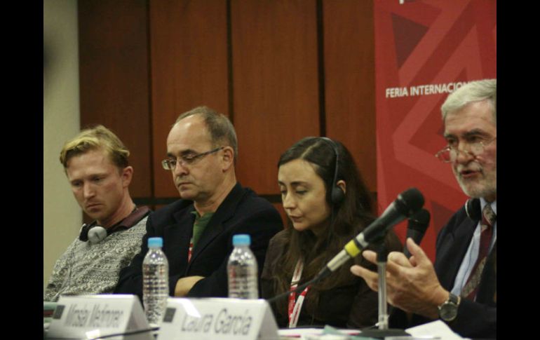 Miroslav Medimorec, Elvira Navarro y Leopold Federmair, participaron en el panel. ESPECIAL / Mar Adentro