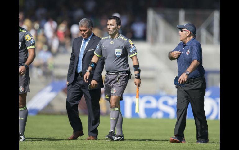 El organismo señala que por situaciones del propio juego los silbantes tomaron ‘decisiones reglamentarias incorrectas’. MEXSPORT / ARCHIVO