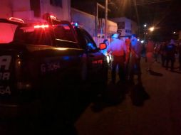 Los peritos encontraron en el lugar alrededor de 20 casquillos calibres 9 milímetros y .40. ESPECIAL /