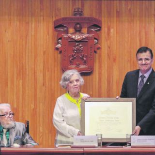 La Universidad de Guadalajara distingue a Elena Poniatowska