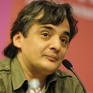 El arte de comprar un niño para explotarlo jugando futbol