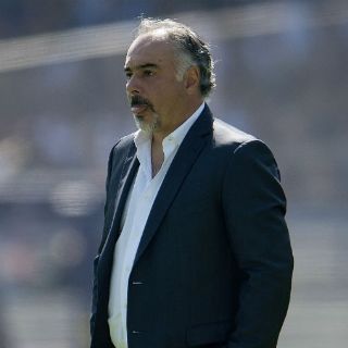 Memo Vázquez renueva con los Pumas