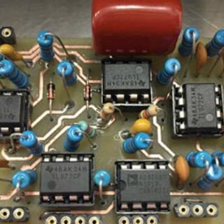 Estudiante desarrolla prototipo para prótesis de mano a bajo costo