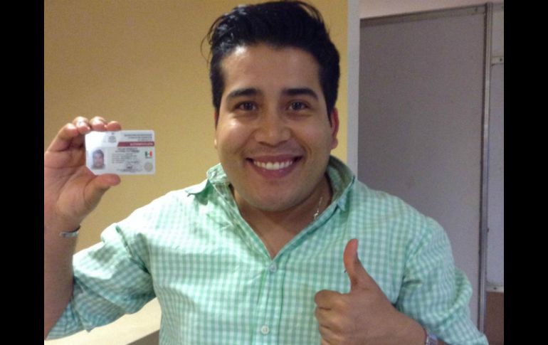 Los asistentes a la FIL pueden acceder, además de libros, a servicios, como la expedición de un refrendo en su licencia de conducir. EL INFORMADOR / C. Quintanilla