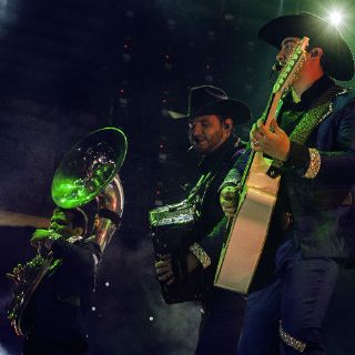 Calibre 50 debuta en lo más alto de Billboard Latino