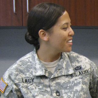 EU ordena admitir mujeres en puestos de combate