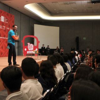 'Big Van Theory' explota de risa en la FIL