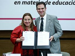 La representante de Unicef-México, Isabel Crowley y Lorenzo Córdova. TWITTER / @INEMexico