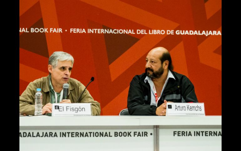 Rafael Barajas 'Fisgón' (i) y Arturo Kemchs (d) durante 'Gabriel Vargas. 100 años del genio de la caricatura'. EL INFORMADOR / P. Franco