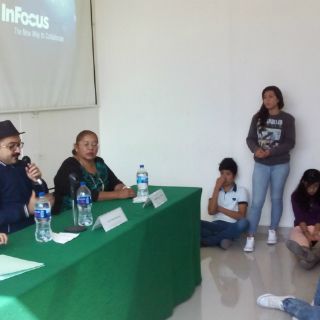 Leer y escribir mucho, aconseja Bernardo Esquinca a jóvenes