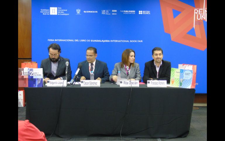 Edgardo López,  Oscar Sánchez Almanza, Rita Gracián y Francisco Javier Romero Mena, hicieron la presentación en el salón Elías Nandino. ESPECIAL / ESTEBAN PINEDA