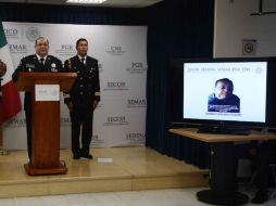Enrique Galindo, titular de la PF, durante el anuncio de la detención de Antonio Oseguera. EFE /