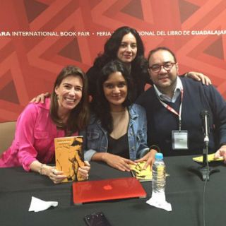 Los versos del encuentro amoroso de Julia Santibáñez