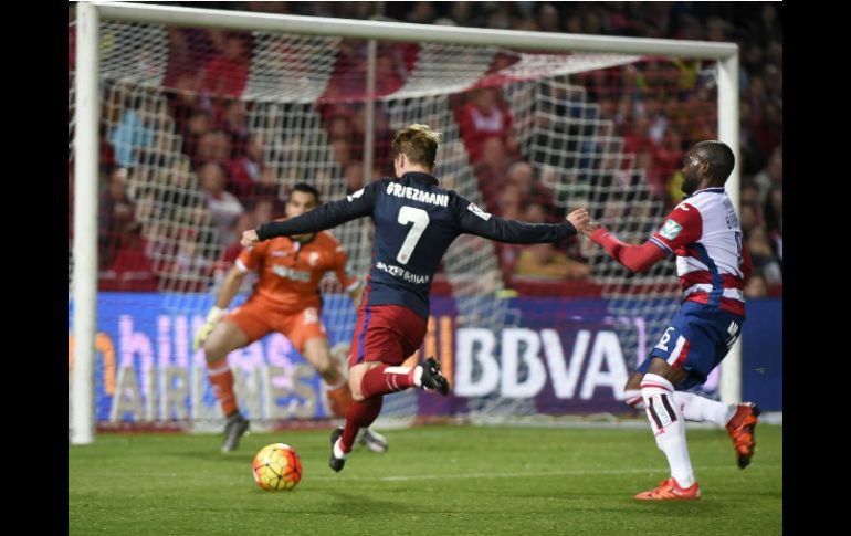 Los ''colchoneros'' no se tocaron el corazón durante su estancia en el estadio Nuevo Los Cármenes. EFE / M. Molina