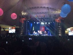 Un momento importante fue cuando sorprendió al público cantando parte de sus canciones en español. TWITTER / @culturaudeg