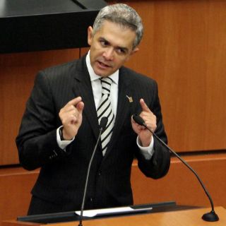 Mancera propone reunión con Navarrete sobre salarios