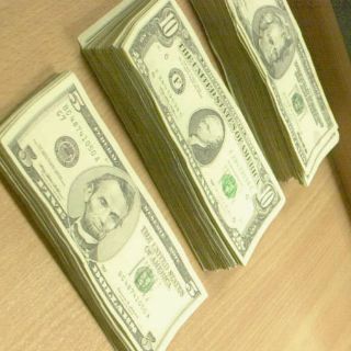 Dólar sube y se vende en 17.14 pesos en bancos del DF