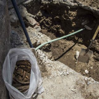 Hombre es acusado de robar huesos de un cementerio de EU