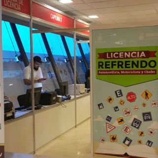 Expiden más de mil refrendos en módulo de Semov en la FIL