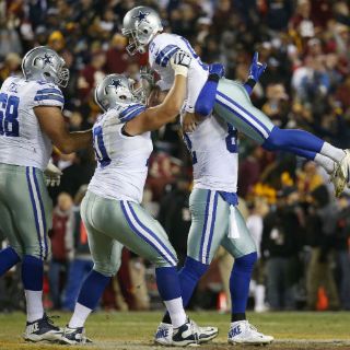 Dallas triunfa con gol de campo de último segundo