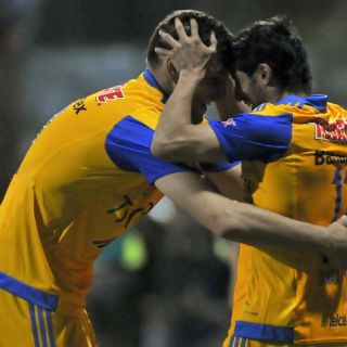 Batocletti ve a Tigres campeón del Apertura 2015