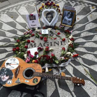 John Lennon es recordado en NY, a 35 años de su muerte