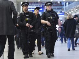 La seguridad en la capital británica se vio reforzada tras los atentados del metro de hace dos días. EFE / A. Rain