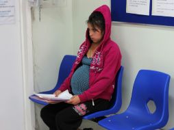 Es importante explicar a la joven que ya tiene posibilidades de embarazo si inicia vida sexual. EL INFORMADOR / ARCHIVO