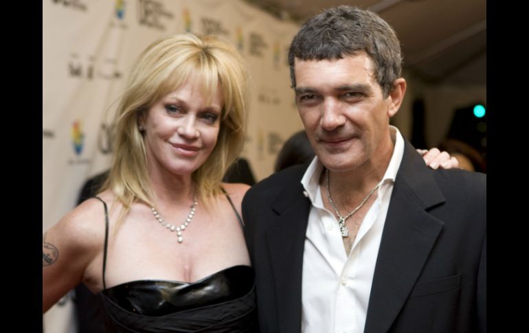 Banderas tendrá que pagar 65 mil dólares al mes a Melanie por manutención conyugal. AP / ARCHIVO