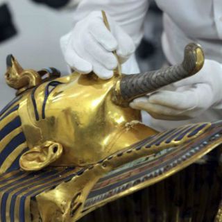 Concluye restauración de la máscara de Tutankamón