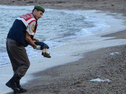 El director general de la fundación, expresó que Europa siempre tiene recursos para bombardear pero no para salvar víctimas inocentes. AFP / ARCHIVO