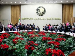 Fue emitido que los concesionarios que evadieron difundir los spots, estarán al aire más tiempo del que les corresponde cada año. ESPECIAL / ine.mx