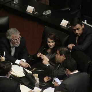 El PRD abandona sesión en el Senado