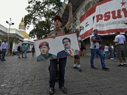 Un simpatizante del chavismo en las afueras de la Asamblea Nacional. AFP / J. Barreto