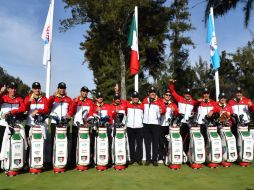 El equipo mexicano, encabezado por Abraham Ancer y Rodolfo Cazaubón, durante la inauguración de la Copa de Golf Latino. NTX / J. Simón