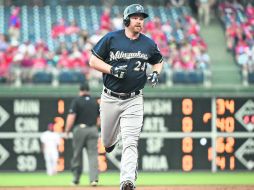 Adam Lind bateó para .277 con 20 jonrones y 87 carreras impulsadas durante los 149 juegos que disputó con los Cerveceros de Milwaukee. AP /