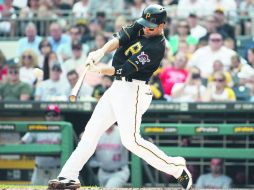 Neil Walker, de 30 años de edad, llega a cubrir la intermedia de los Mets. AP /