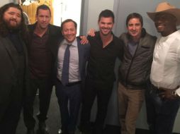 Además de Schneider, Adam Sandler, Taylor Lautner y Terry Crews participan en 'Ridiculous 6'. TWITTER / @RobSchneider