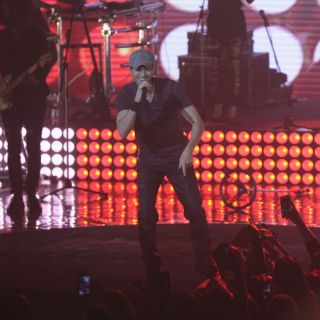 Enrique Iglesias agota boletos de concierto en Portugal