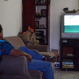 'Sofá y tele' por tres horas diarias dañan capacidad intelectual