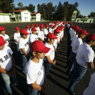Entregan de cartillas militares al Tercer Escalón 2014