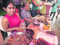 Para todos los gustos. En el mercado se encuentran platillos frescos, fruta de la selva y golosinas. Todo con un sabor único. EFE / ARCHIVO
