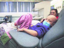 Los pequeños que son diagnosticados con leucemia tienen un largo camino por recorrer para poder curarse. EL INFORMADOR /